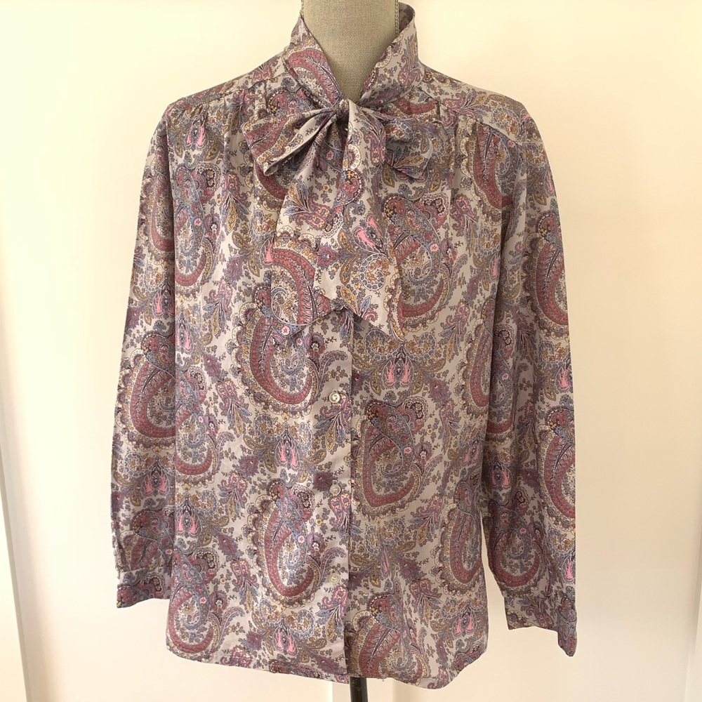 Vintage Easy Wear paisley print high neck blouse with bow.